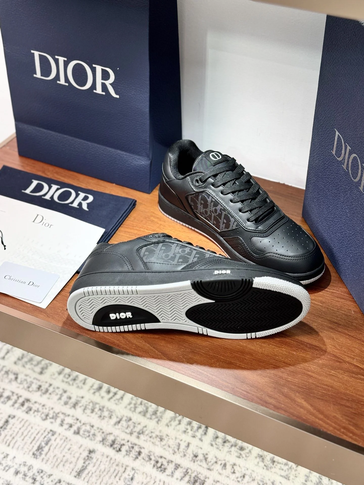 Packable Christian Dior Sneaker 21045