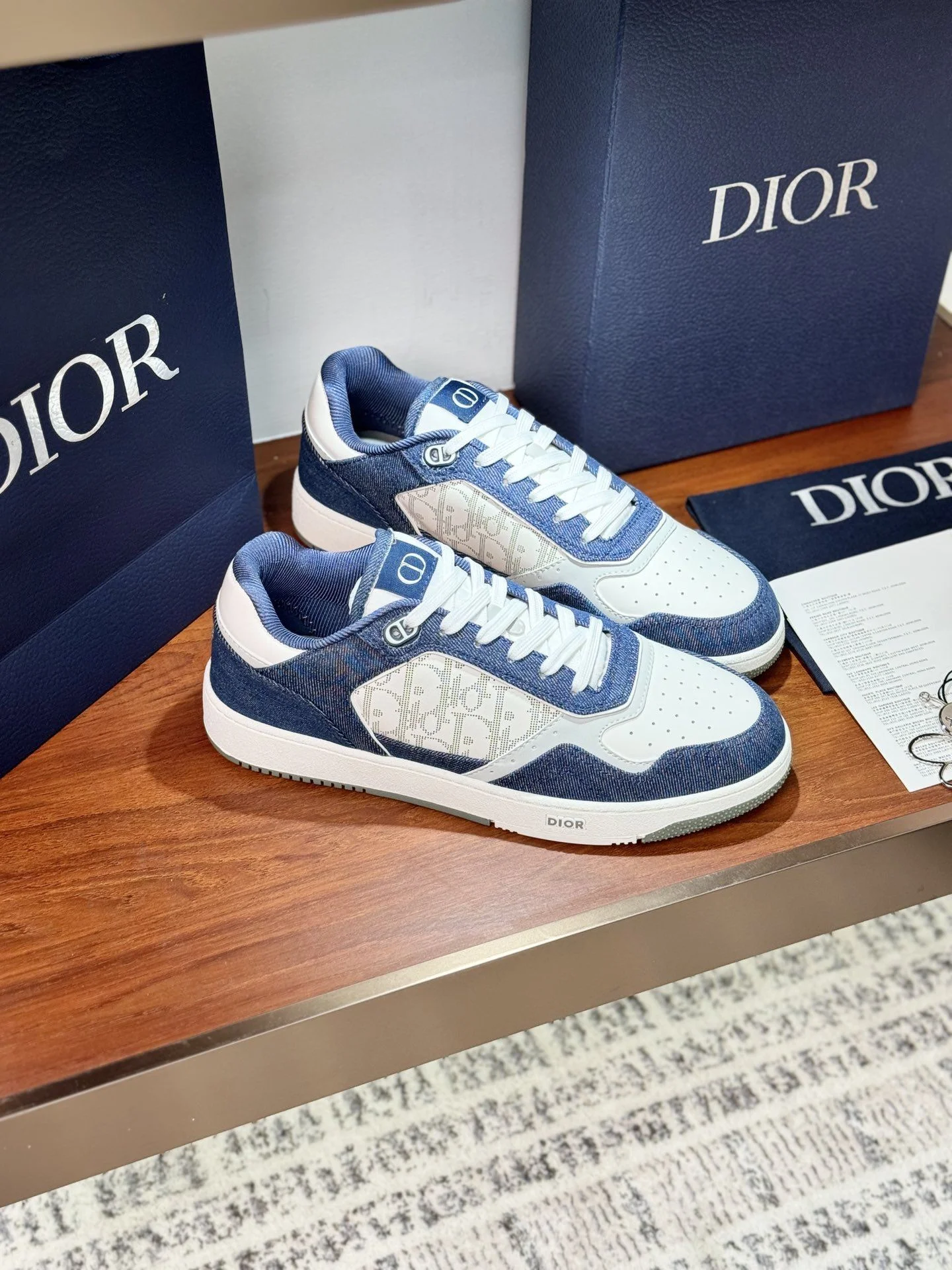 Christian Dior Sneaker Elegant 21042