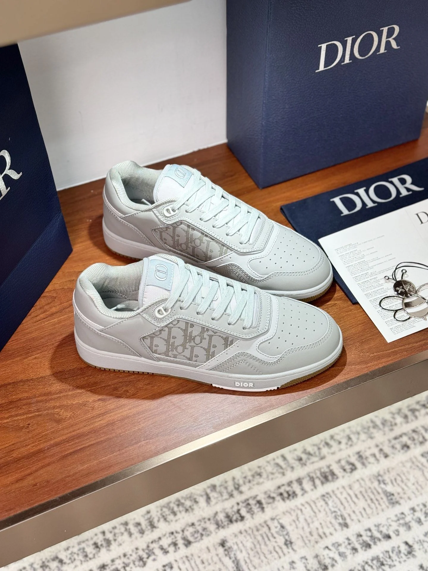 HighPerformance Christian Dior Sneaker 21041