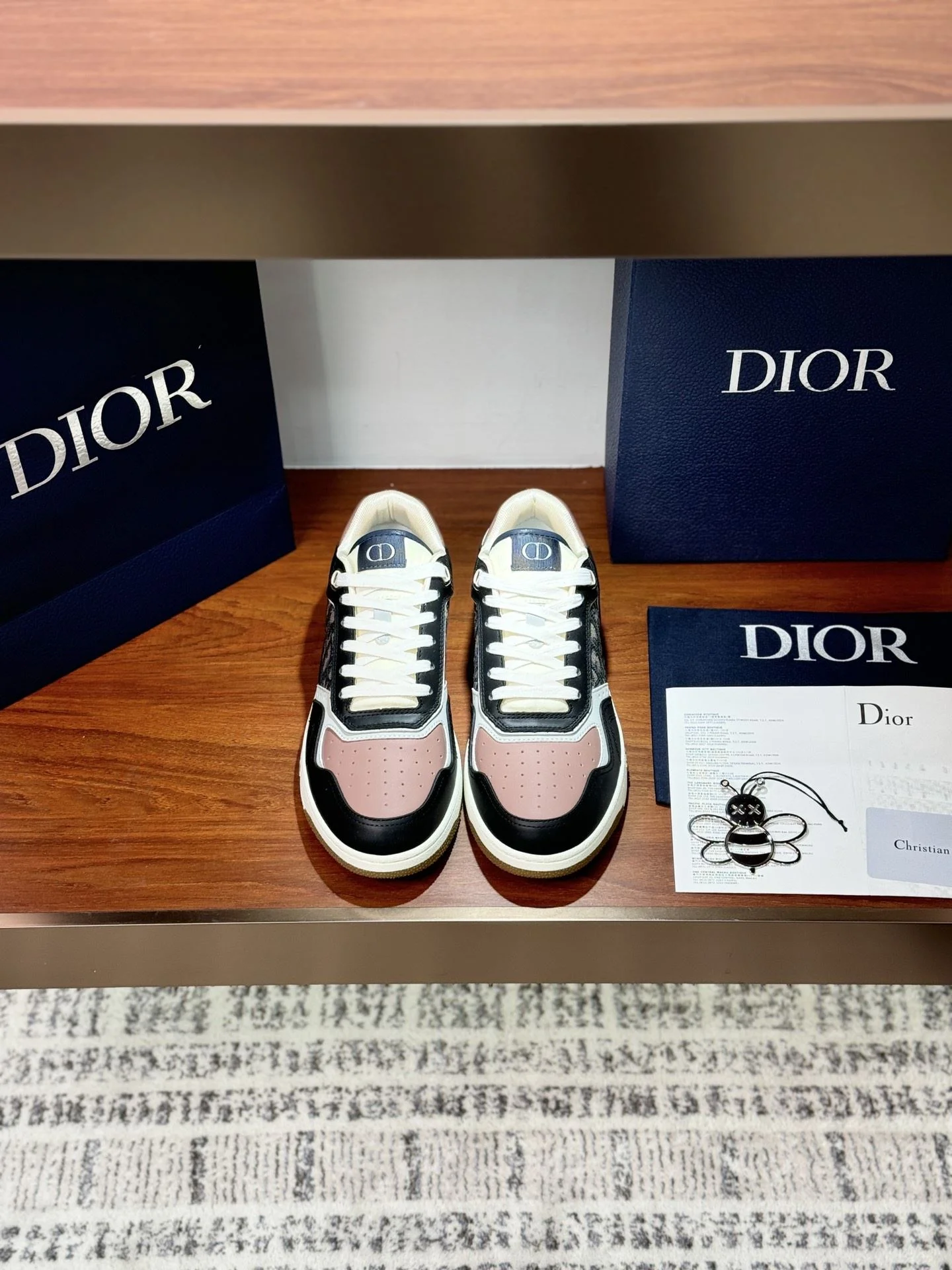 WellDesigned Christian Dior Sneaker 21036