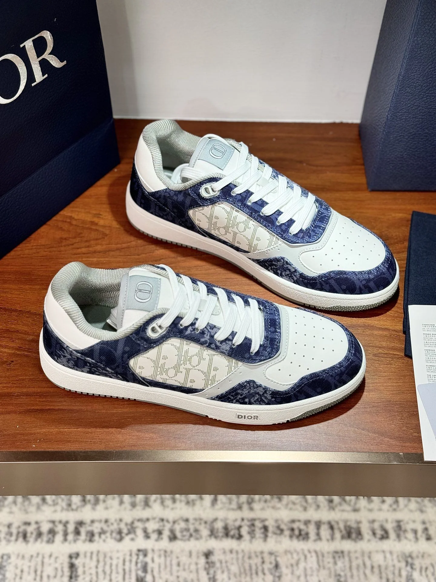 Comfortable Christian Dior Sneaker 21108
