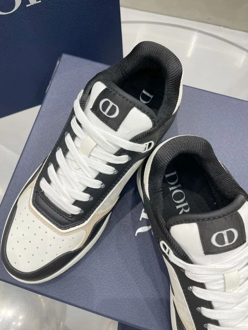 Supportive Christian Dior Sneaker 21702