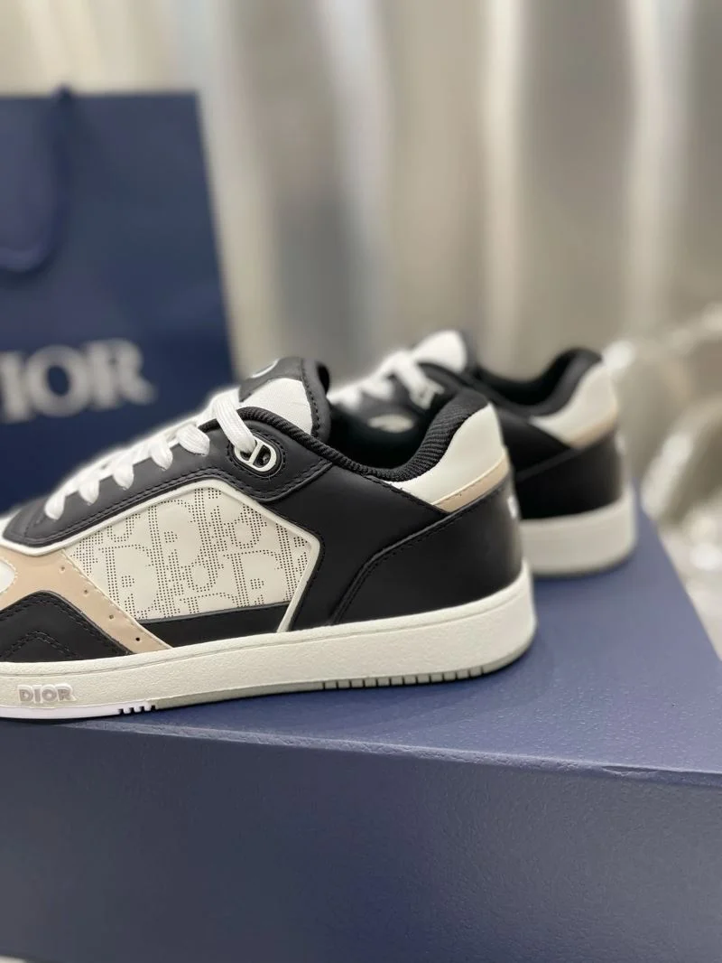 Supportive Christian Dior Sneaker 21702