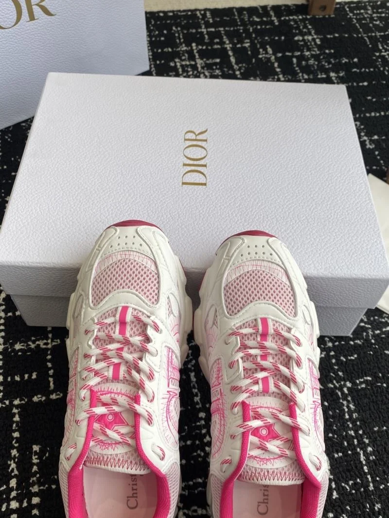 Classic Christian Dior Sneaker 21695