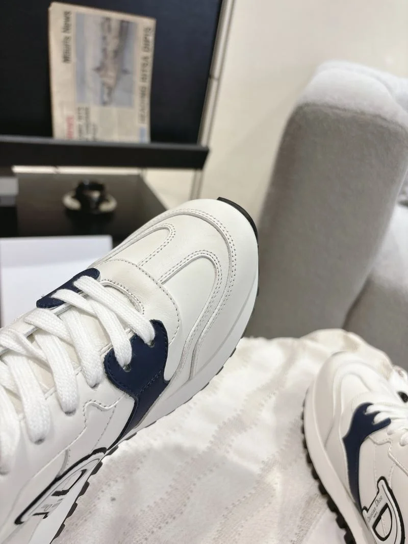 Bold Christian Dior Sneaker 21671
