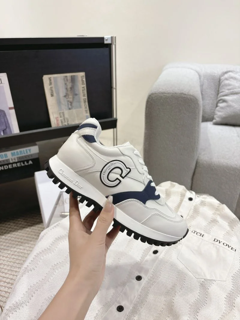 Bold Christian Dior Sneaker 21671