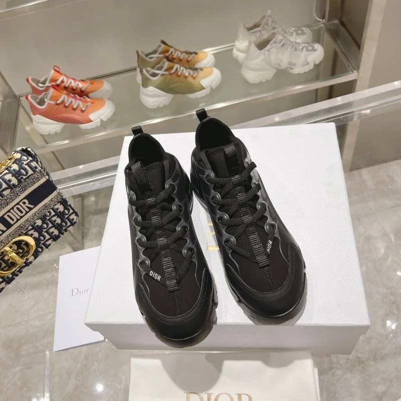 Stylish Christian Dior Sneaker 21640