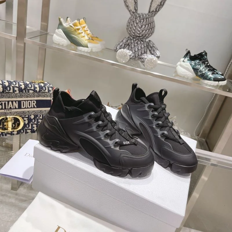 Stylish Christian Dior Sneaker 21640