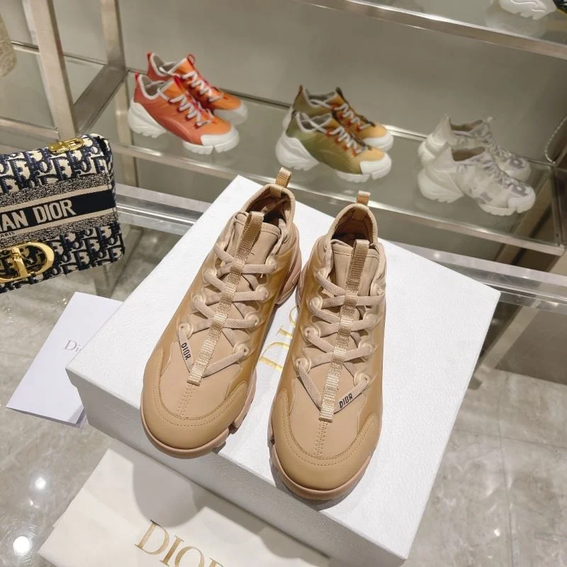 Elegant Christian Dior Sneaker 21652