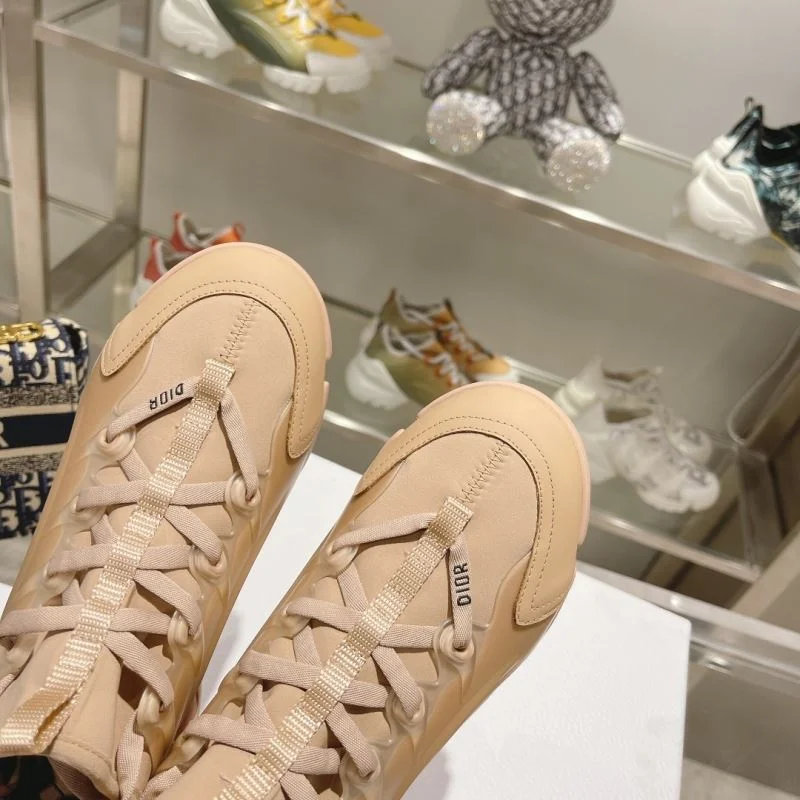 Elegant Christian Dior Sneaker 21652