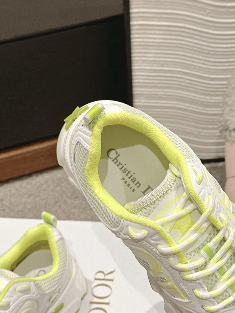 Resilient Christian Dior Sneaker 21639