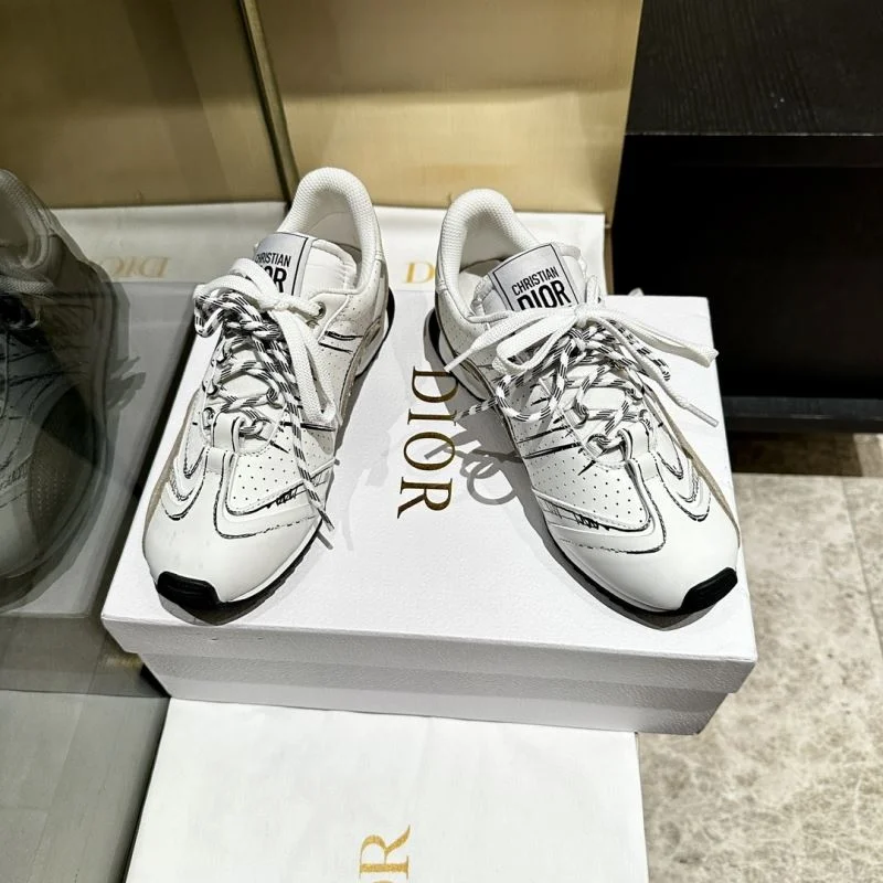 Effortless Christian Dior Sneaker 21648