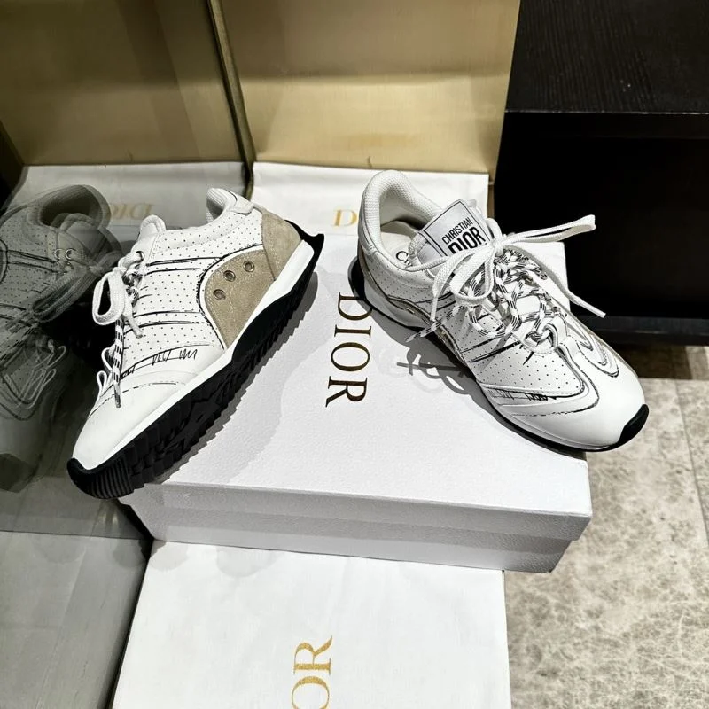 Effortless Christian Dior Sneaker 21648