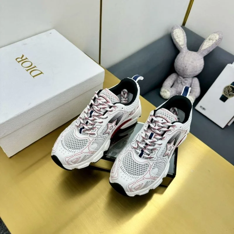 Elegant Christian Dior Sneaker 21346