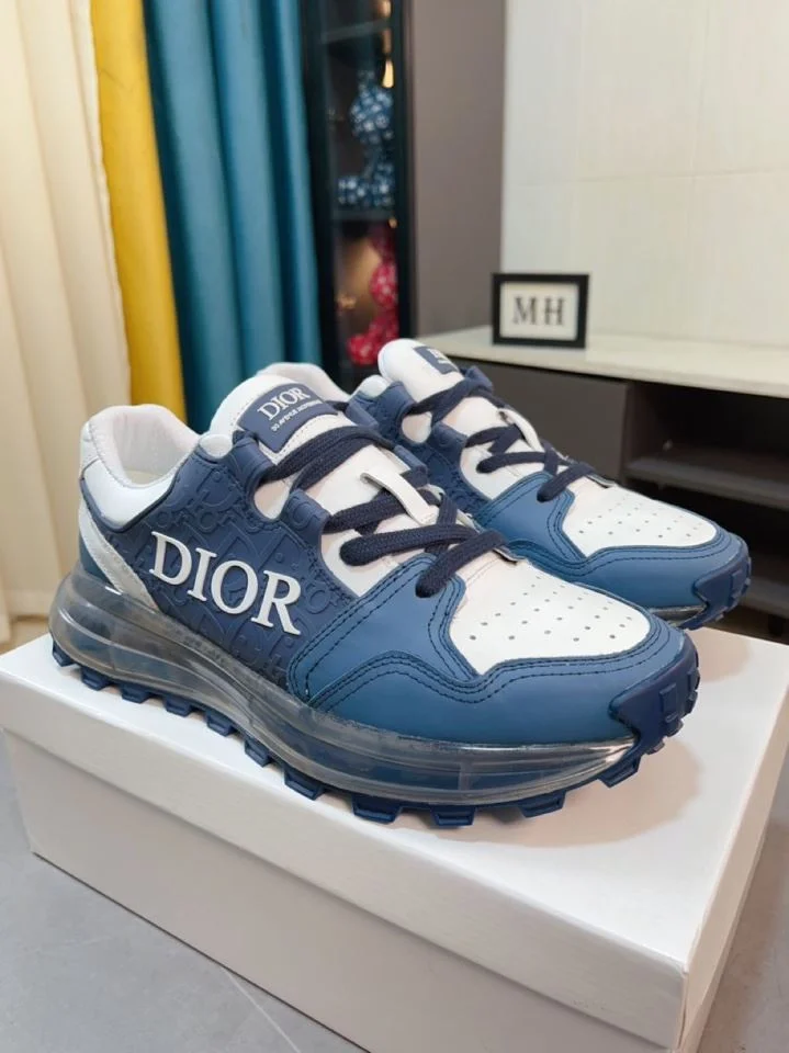 Sustainable Christian Dior Sneaker 22176