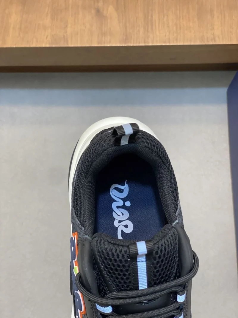 ComfortFit Christian Dior Sneaker 22172
