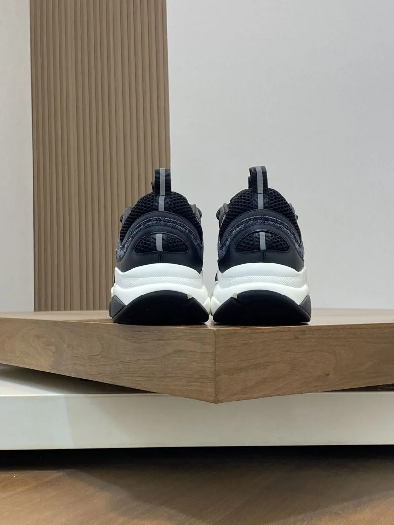 ComfortFit Christian Dior Sneaker 22172