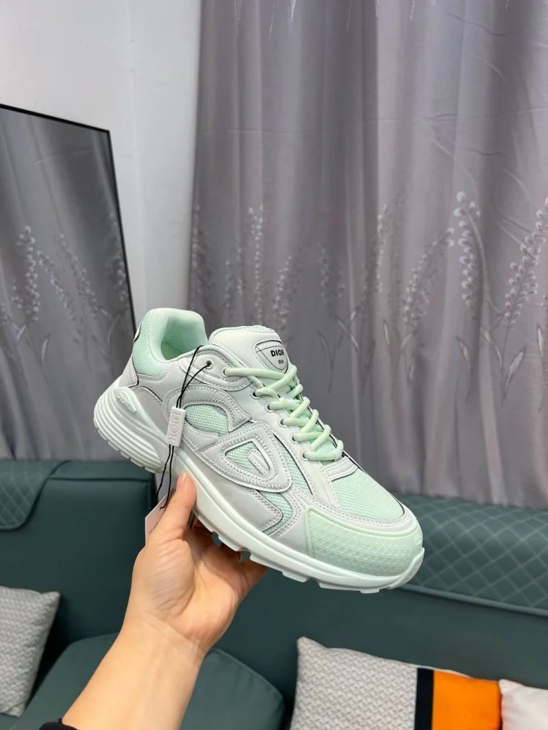 Resilient Christian Dior Sneaker 22182