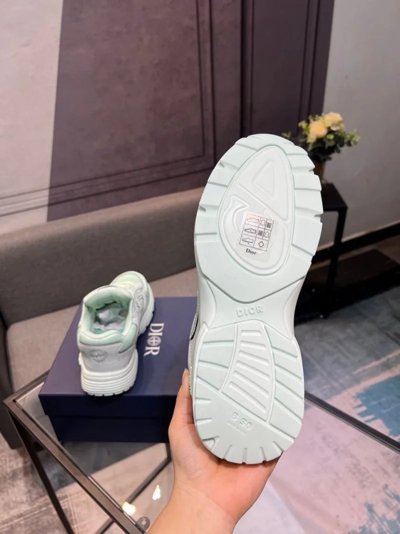 Resilient Christian Dior Sneaker 22182