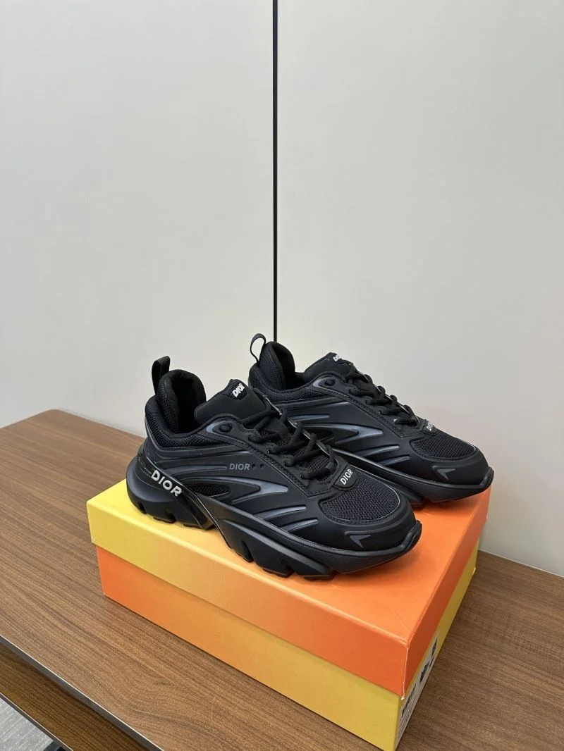 Cozy Christian Dior Sneaker 22512