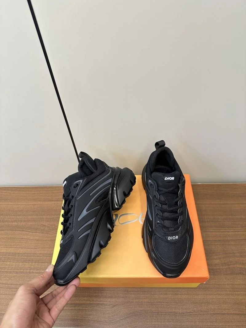 Cozy Christian Dior Sneaker 22512