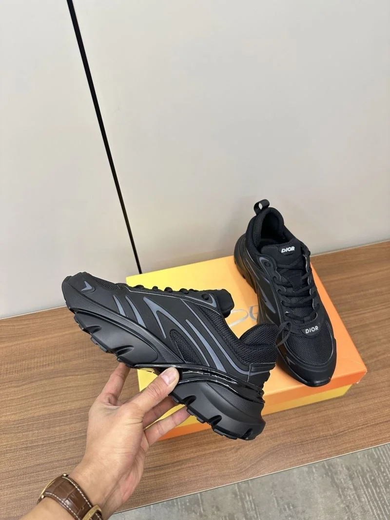 Cozy Christian Dior Sneaker 22512