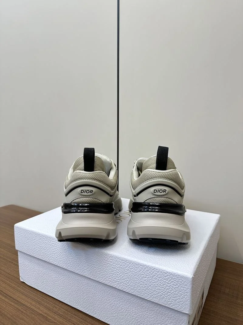 Christian Dior Sneaker Sleek 22502