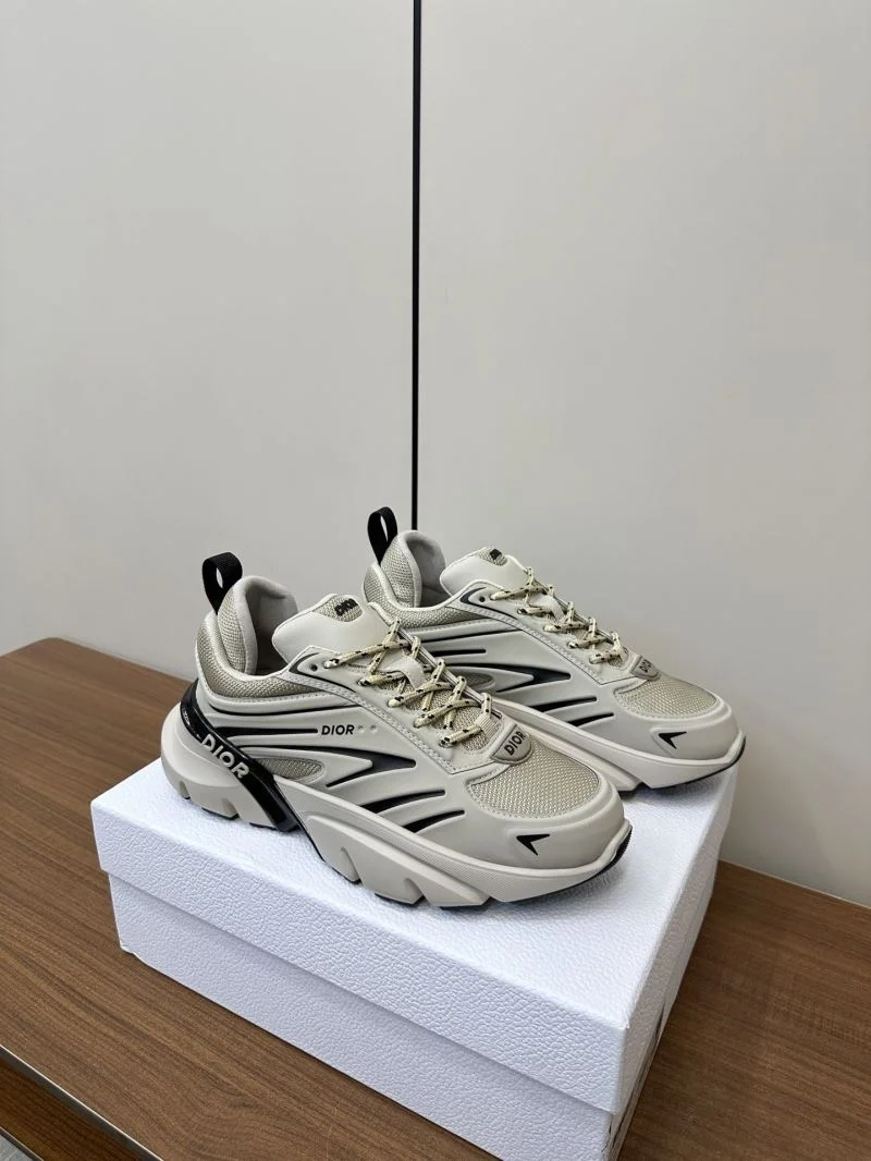 Christian Dior Sneaker Sleek 22502