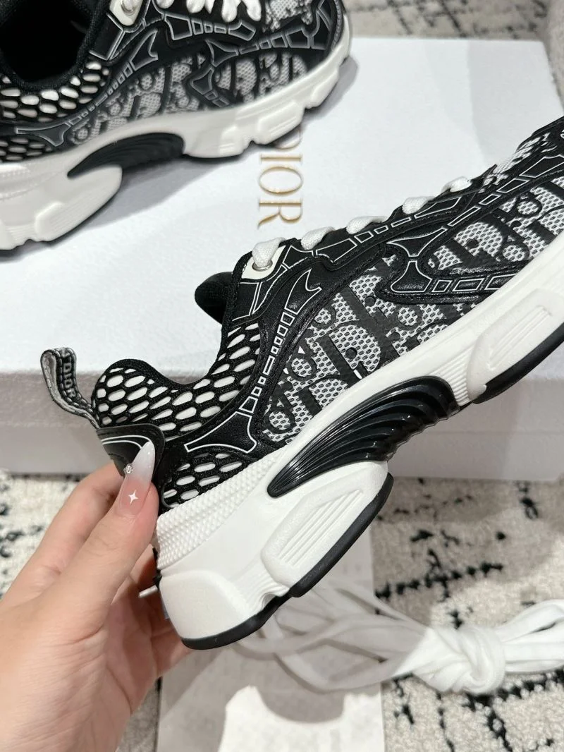 Durable Christian Dior Sneaker 20796