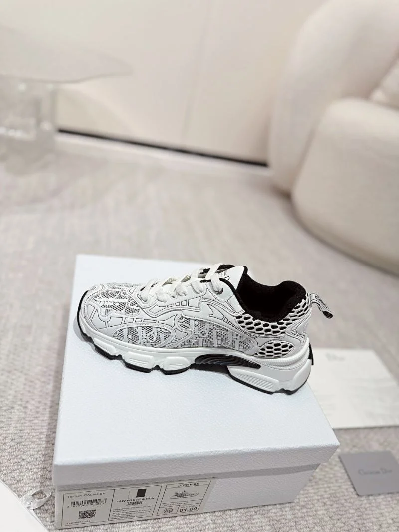 Chic Christian Dior Sneaker 20766