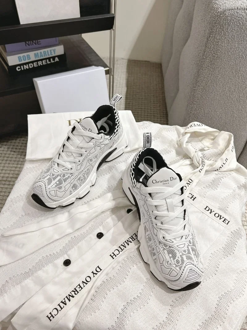 Trendy Christian Dior Sneaker 20758