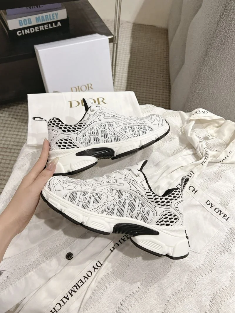 Trendy Christian Dior Sneaker 20758