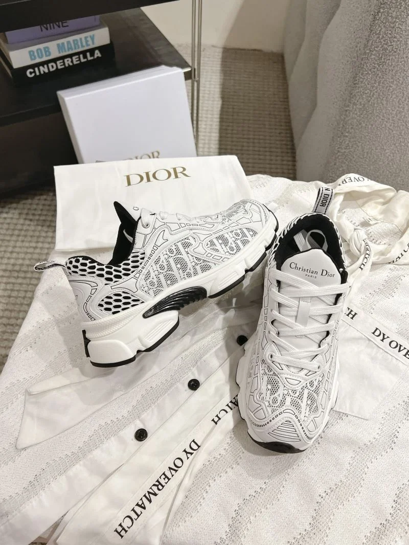 Trendy Christian Dior Sneaker 20758