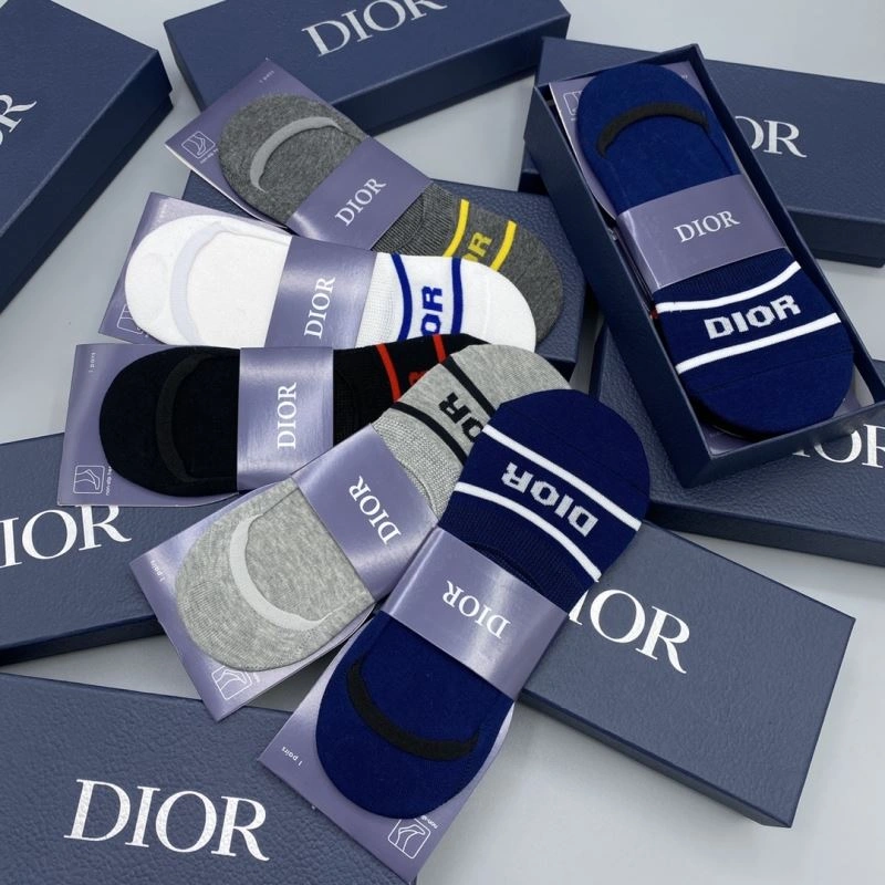Minimalist Christian Dior Socks 274648
