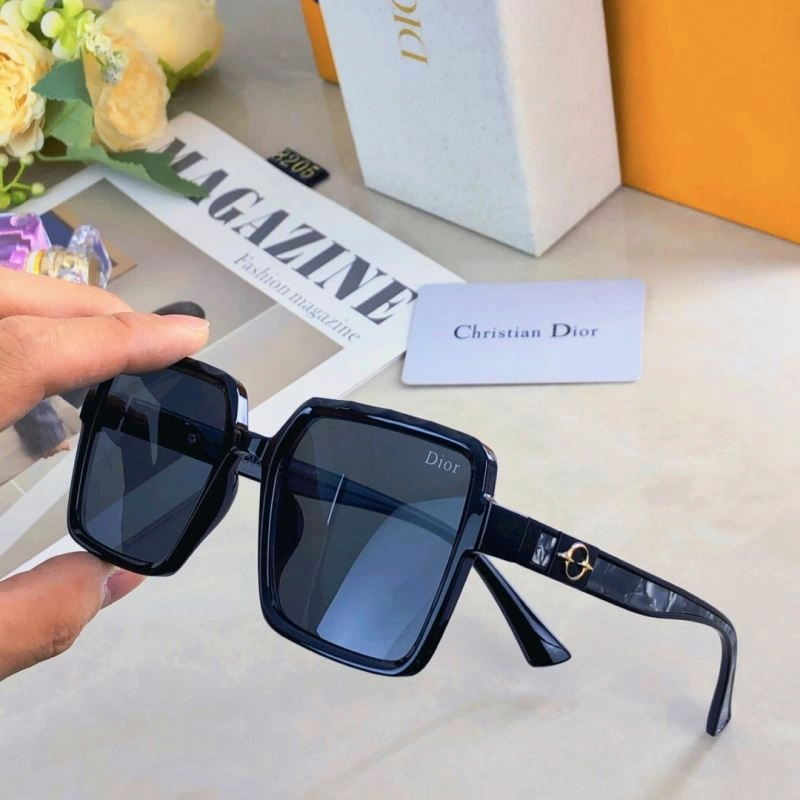 Elegant Christian Dior Sunglasses 278720