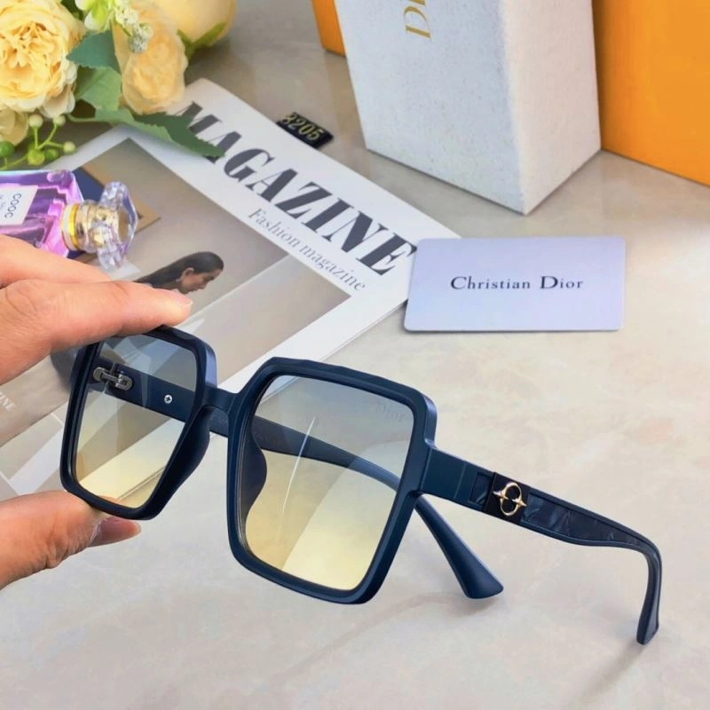 Elegant Christian Dior Sunglasses 278720