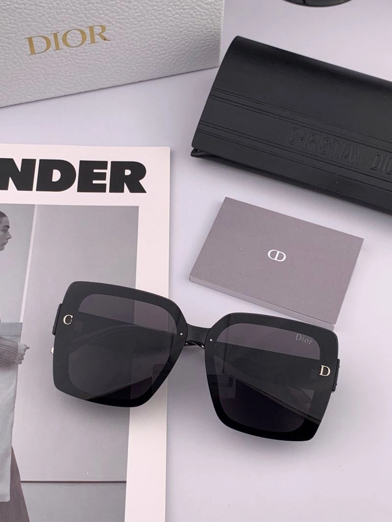 Minimalist Christian Dior Sunglasses 278721
