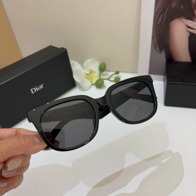 Christian Dior Sunglasses Elegant 278701