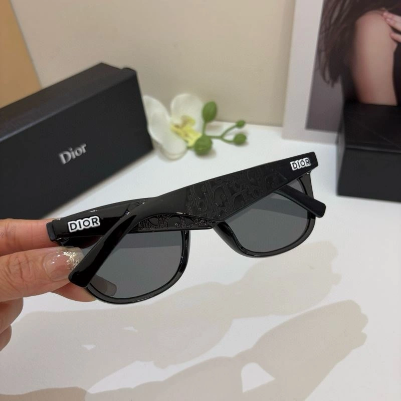 Christian Dior Sunglasses Elegant 278701