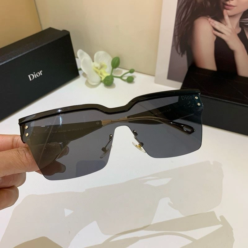 Vibrant Christian Dior Sunglasses 278709