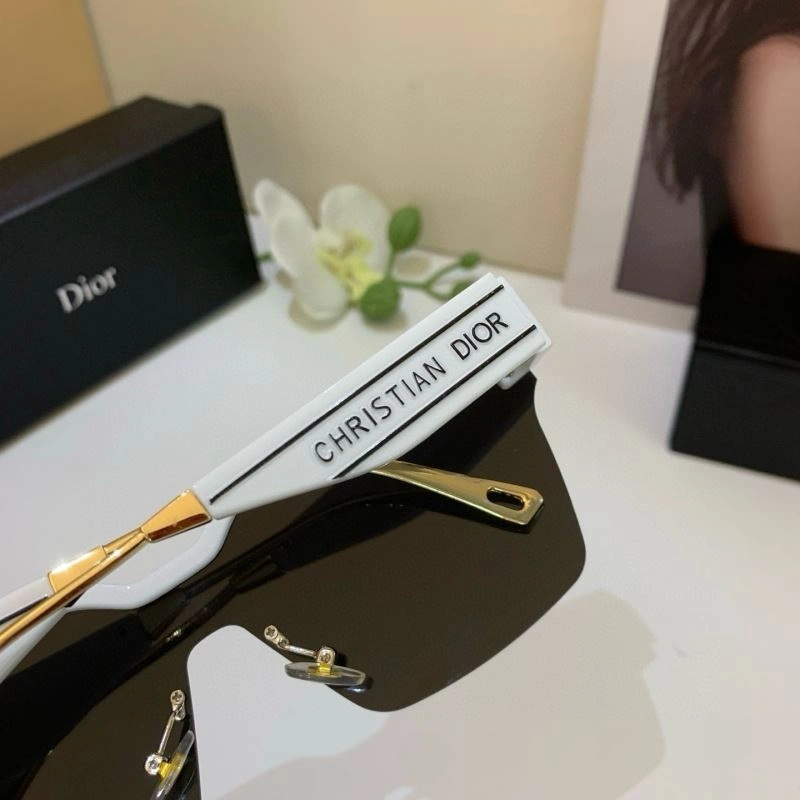 Christian Dior Sunglasses Durable 278707