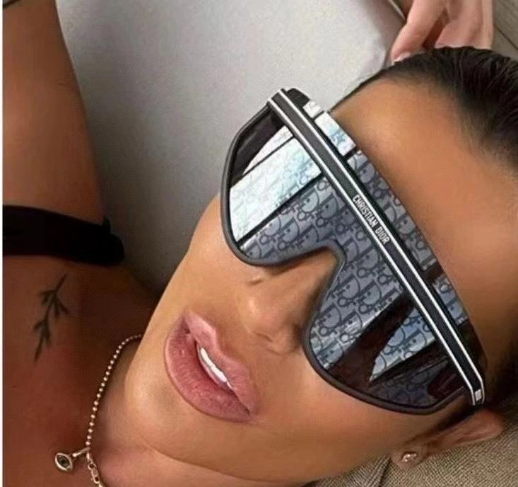 Sporty Christian Dior Sunglasses 278704