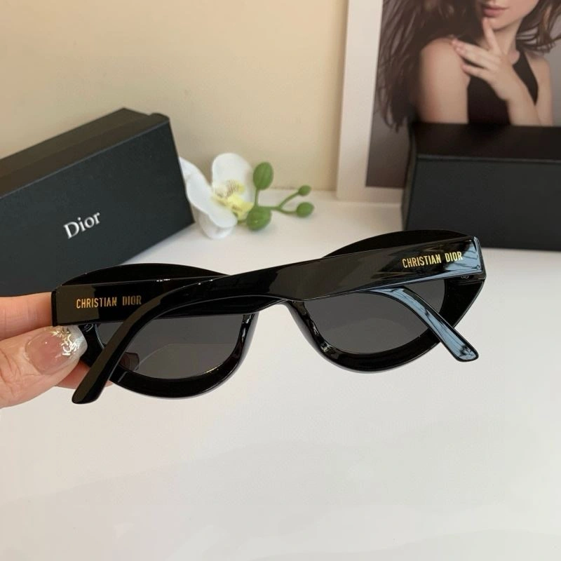 Christian Dior Sunglasses Durable 278699