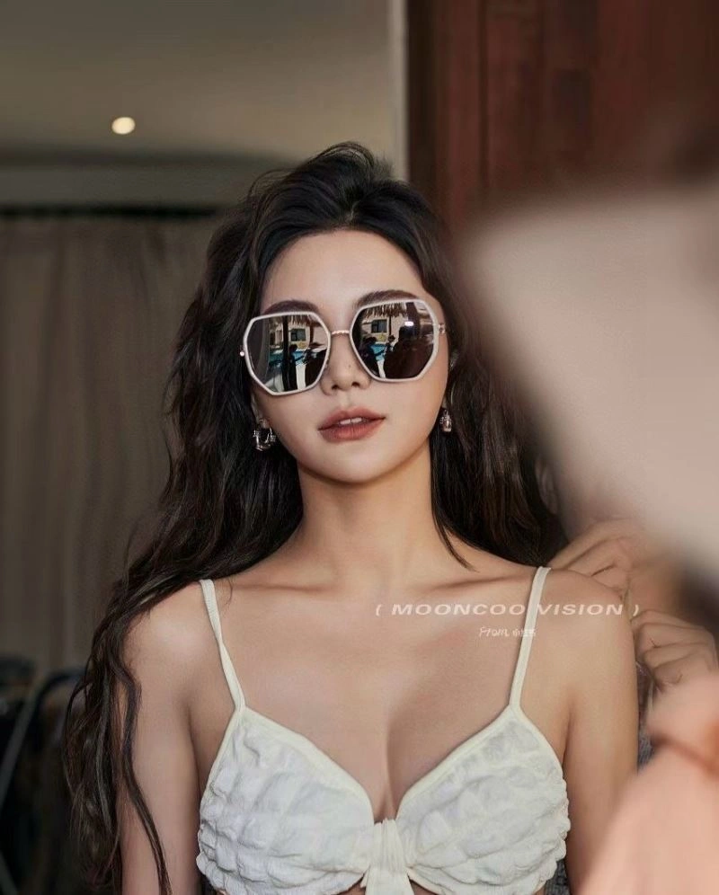 Sleek Christian Dior Sunglasses 278713