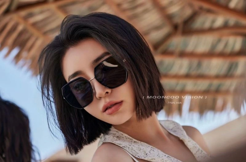Sleek Christian Dior Sunglasses 278713