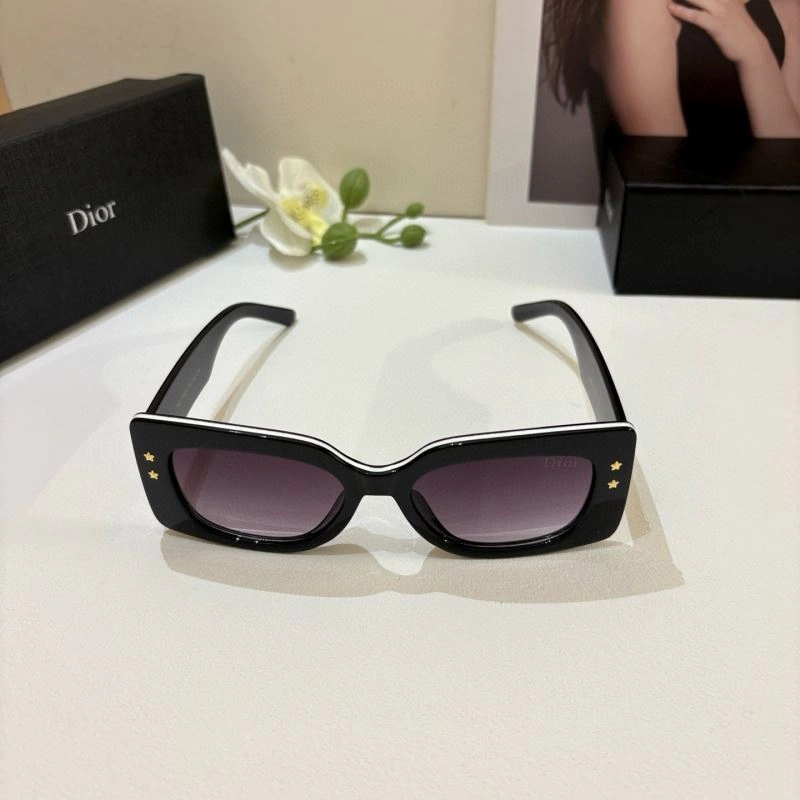 Cozy Christian Dior Sunglasses 278660
