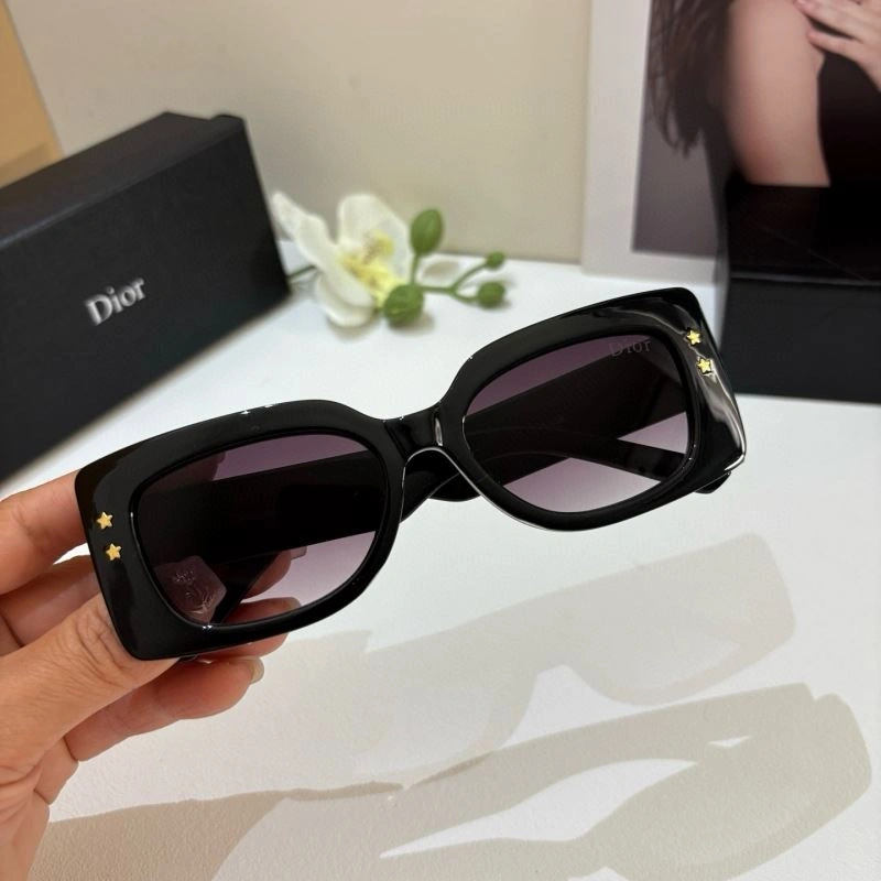 Cozy Christian Dior Sunglasses 278660