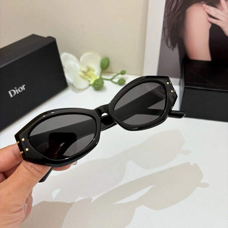 Christian Dior Sunglasses Stylish 278668