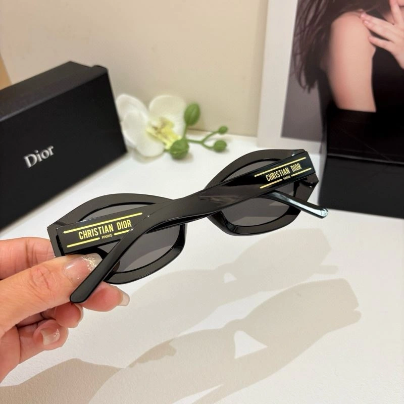 Christian Dior Sunglasses Stylish 278668