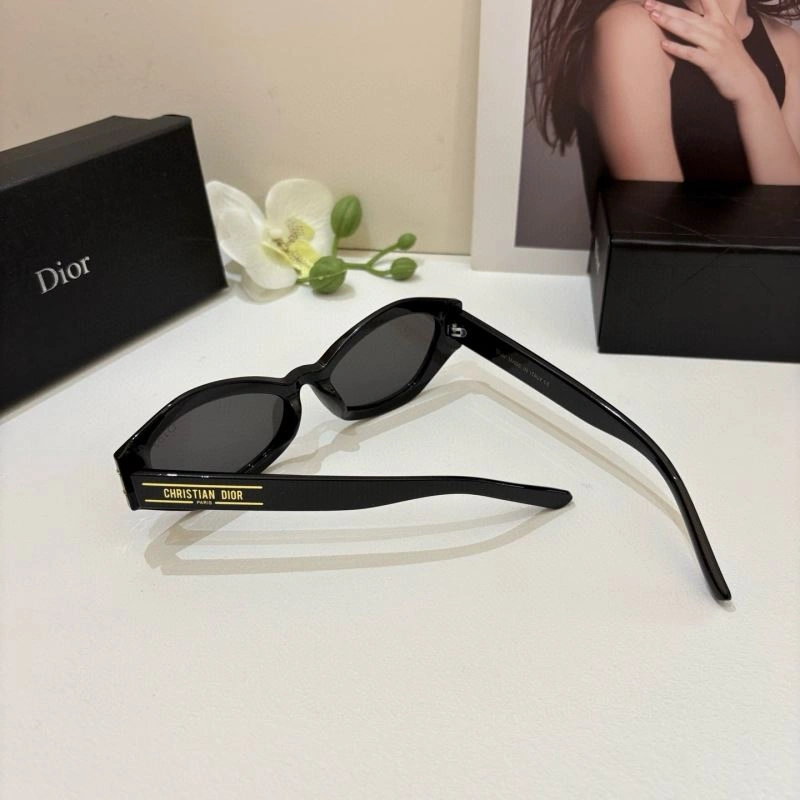 Christian Dior Sunglasses Stylish 278668